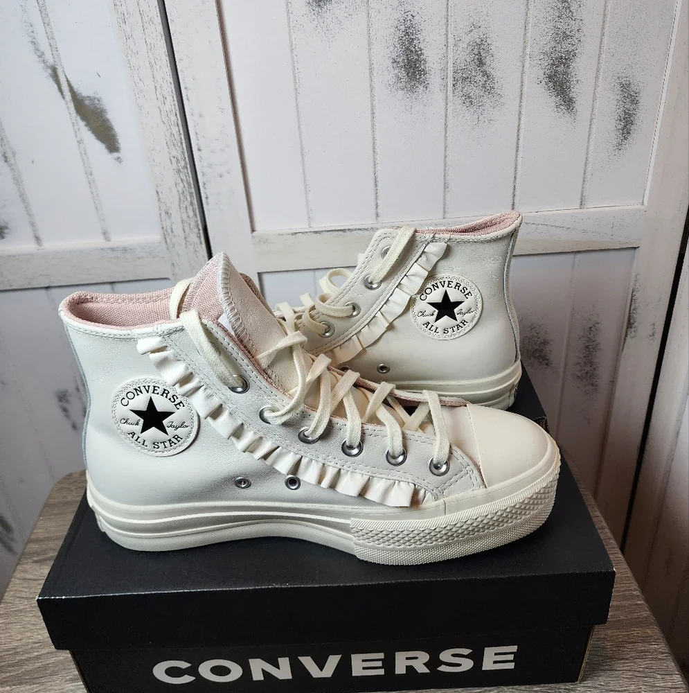 Converse Chuck Taylor All Star Lift Platform Leather Sneakers - Picture 3 of 12